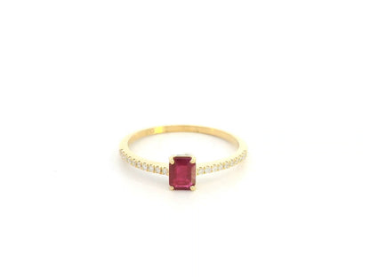 Ruby and diamond minimal ring in 18K yellow gold by Emirates Diamonds.