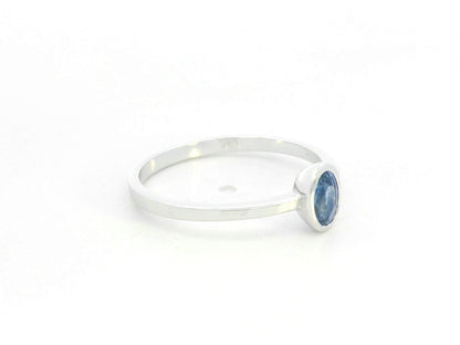 Blue sapphire solitaire ring 0.55 carat oval sapphire in 18K white gold by Emirates Diamonds