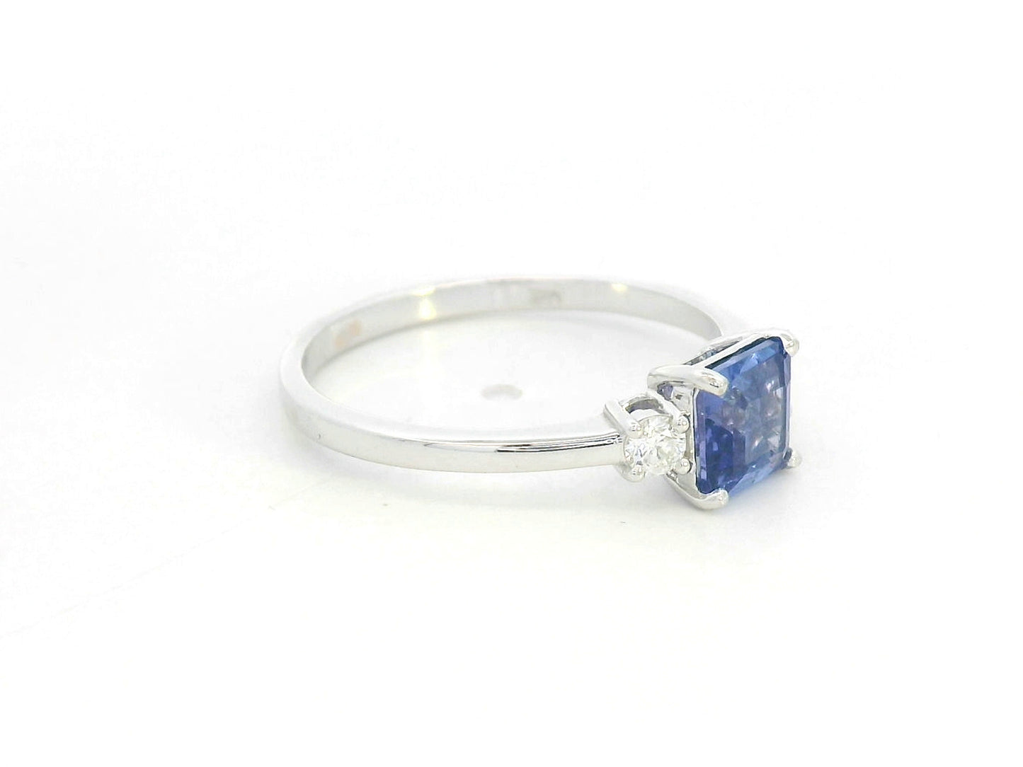 Square-cut tanzanite and diamond ring in 18K white gold by Emirates Diamonds