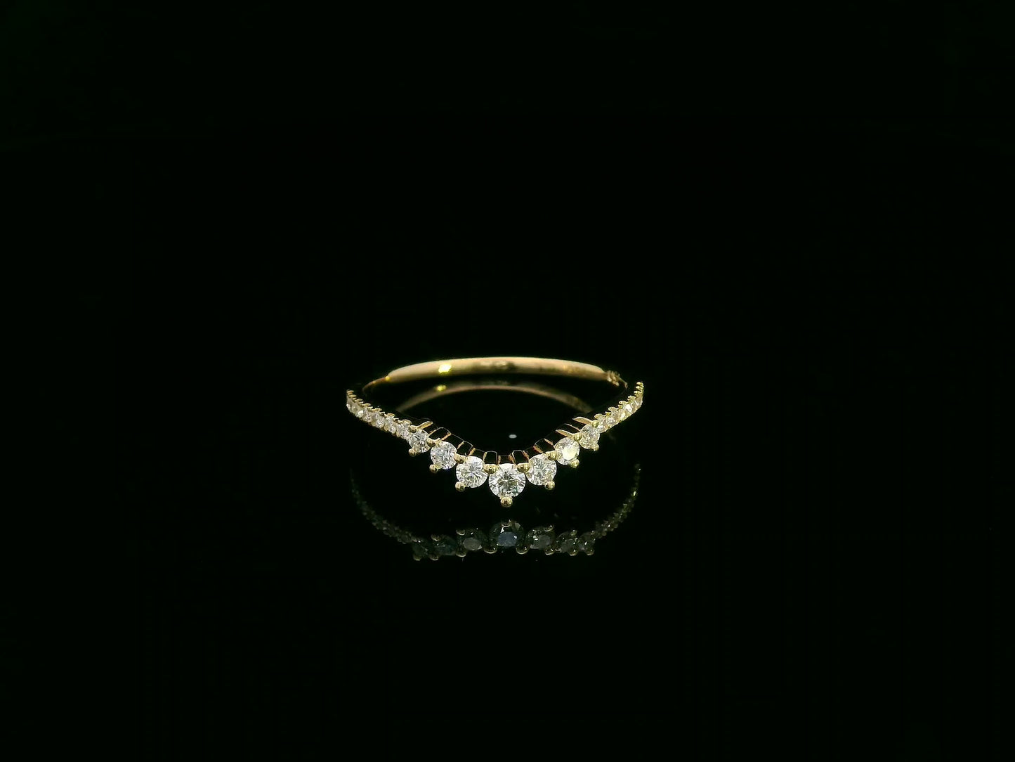 18K yellow gold diamond contour stacking ring with V-shaped chevron design – Emirates Diamonds