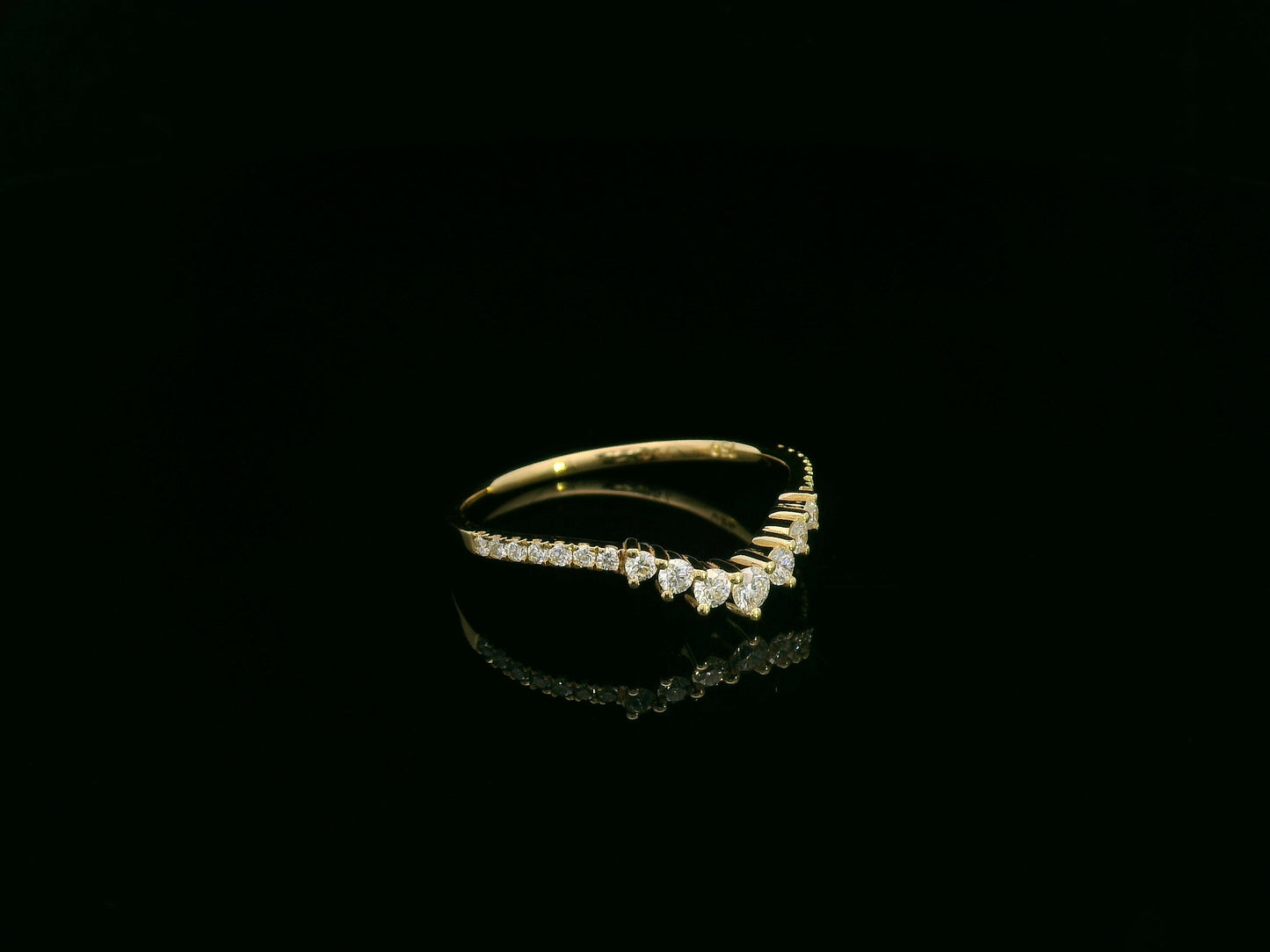 18K yellow gold diamond contour stacking ring with V-shaped chevron design – Emirates Diamonds