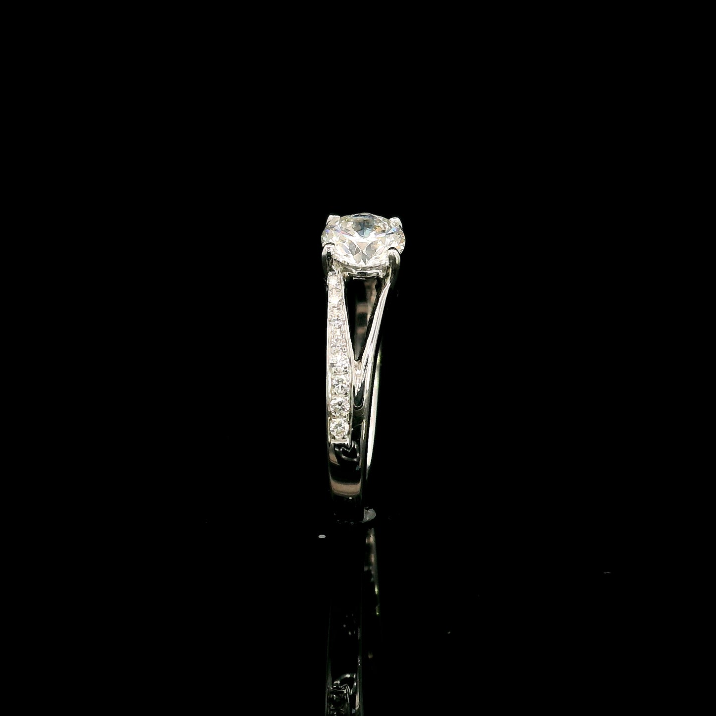 Round Diamond Twist Engagement Ring in 18K White Gold