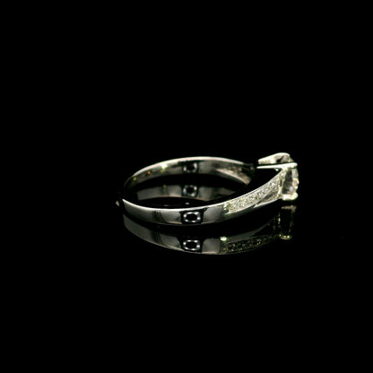 Round Diamond Twist Engagement Ring in 18K White Gold