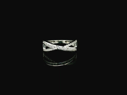Diamond criss cross ring in 18K white gold with pavé crossover bands