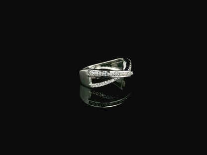 Diamond criss cross ring in 18K white gold with pavé crossover bands