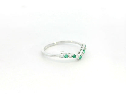 Emerald & Diamond Chevron Contour Ring in 18K White Gold