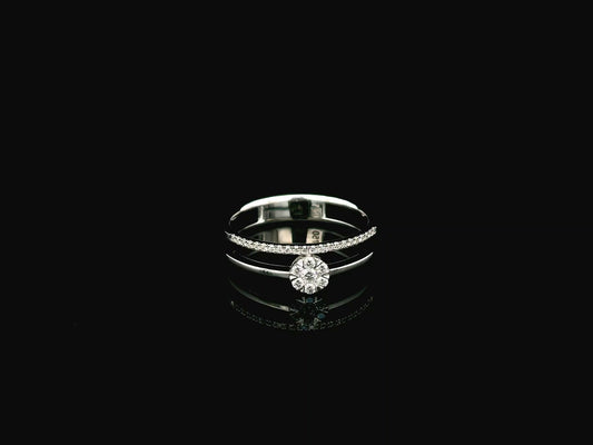 18K white gold dual band diamond ring with pavé band and round cluster center