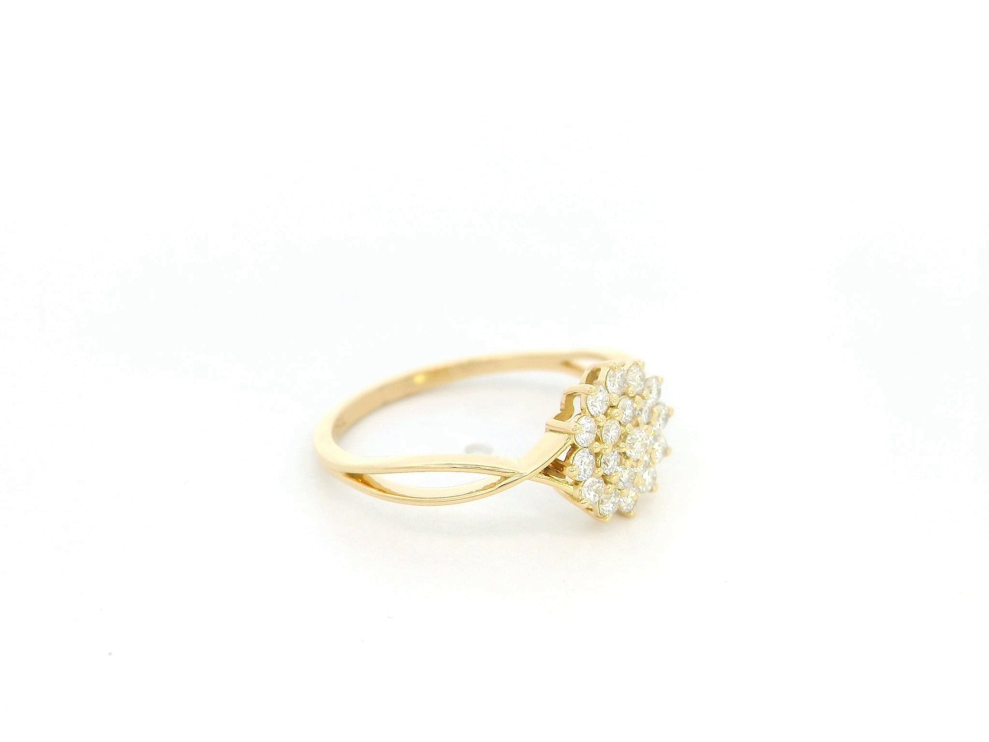 18K yellow gold diamond cluster ring with 0.38 carat natural diamonds and sculpted band design