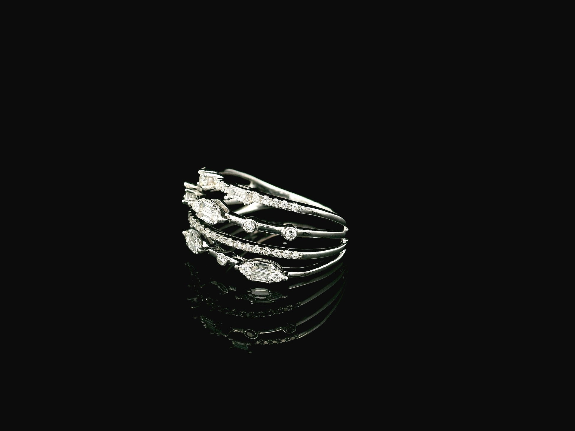 18K white gold diamond stacking ring 0.47 carat round and baguette diamonds – Emirates Diamonds