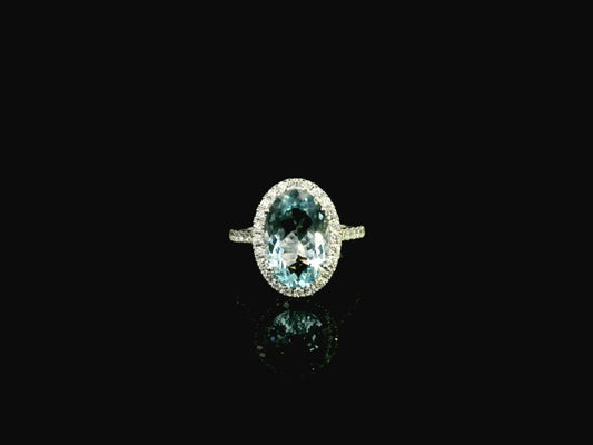 18K white gold aquamarine diamond halo ring 3.80 carat oval aquamarine with diamond halo – Emirates Diamonds