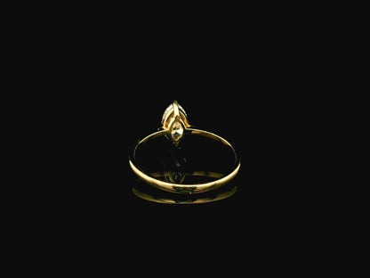 1.01 carat marquise diamond solitaire ring in 18K yellow gold IGI certified VS1 diamond