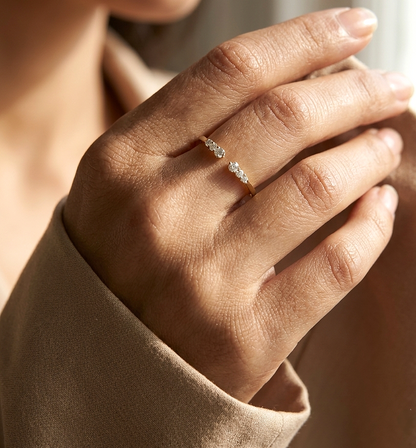 Diamond open band contour ring in 18K yellow gold