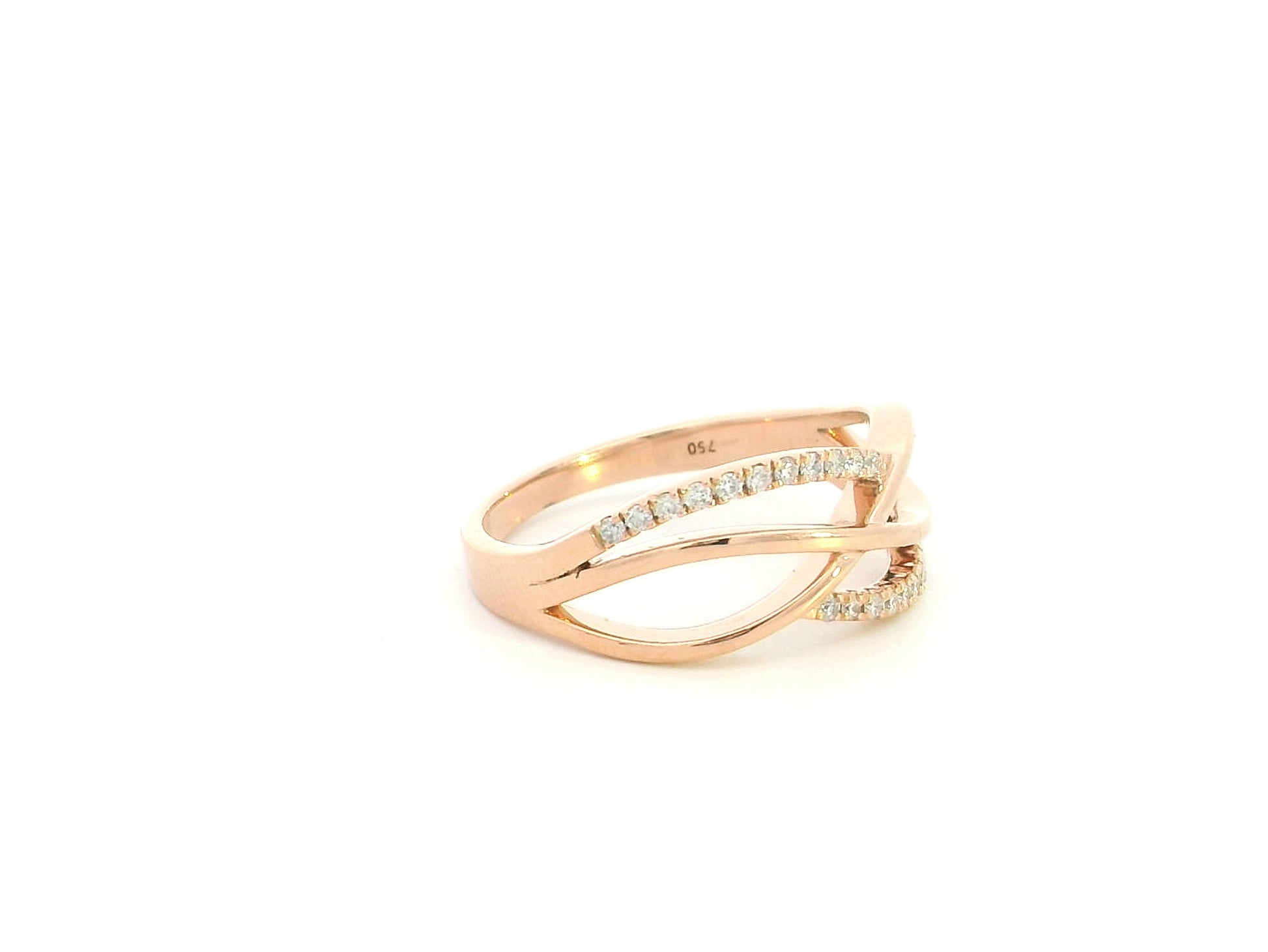 Diamond infinity ring in 18K rose gold featuring 0.16 carat natural diamonds