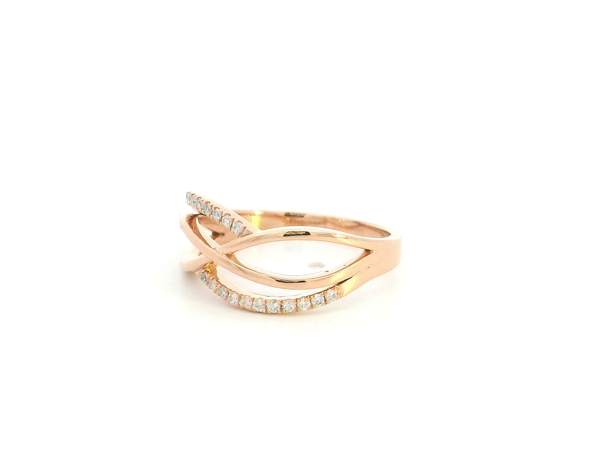 Diamond infinity ring in 18K rose gold featuring 0.16 carat natural diamonds