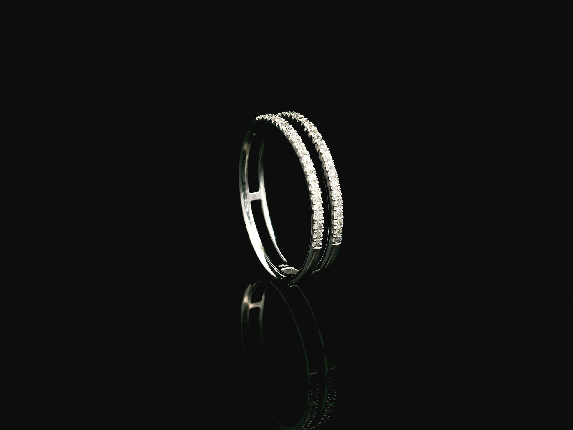18K white gold double row diamond band ring with pavé-set natural diamonds