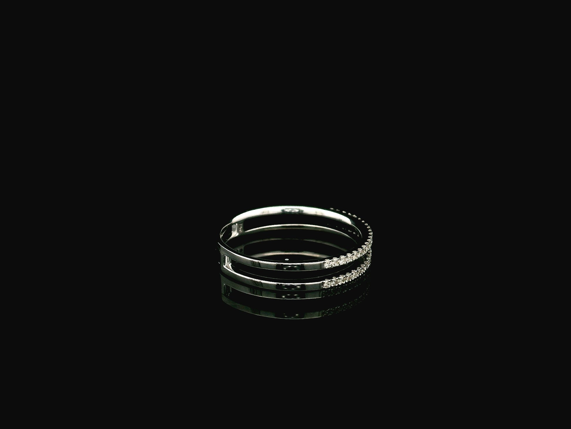 18K white gold double row diamond band ring with pavé-set natural diamonds
