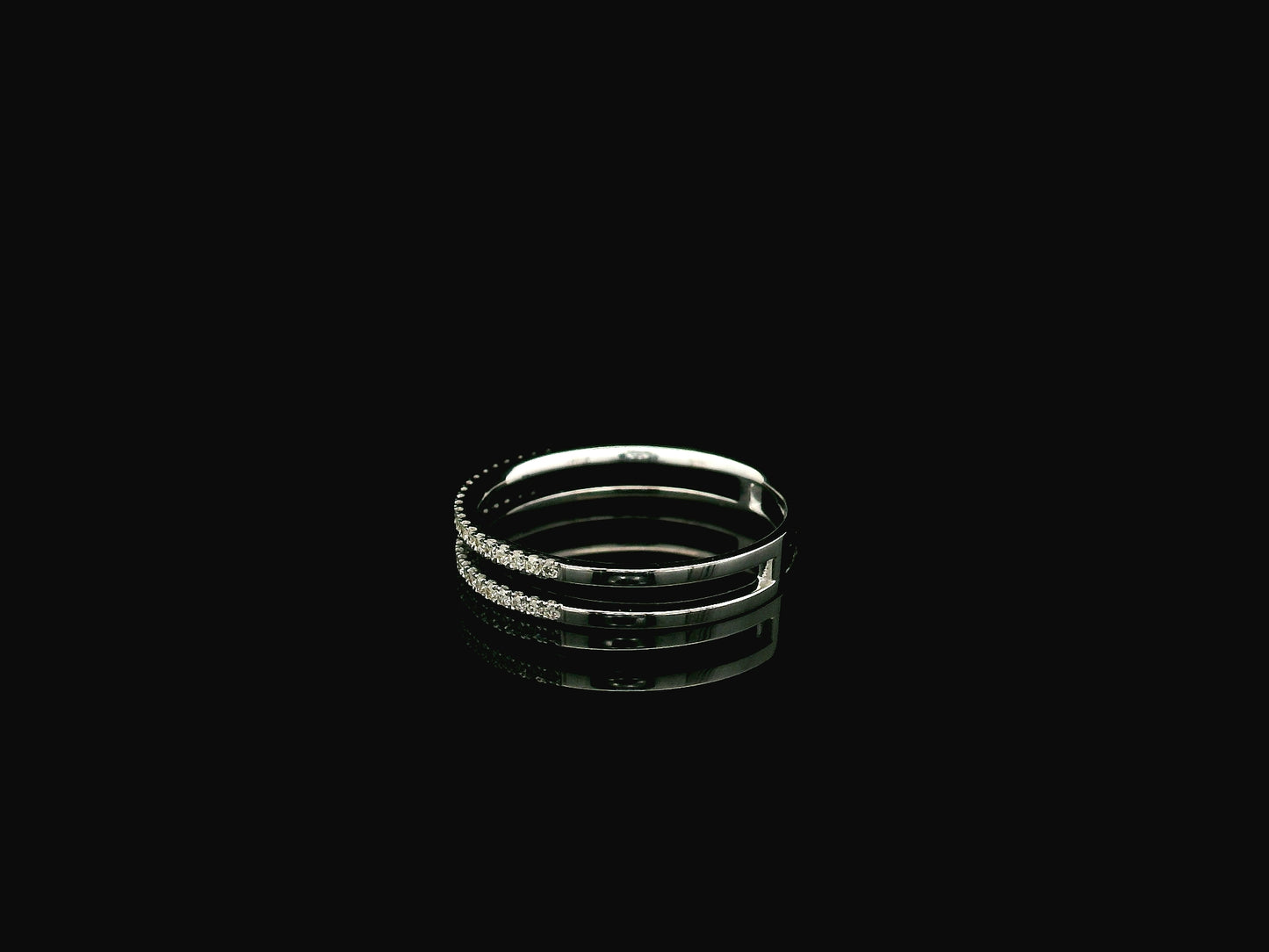 18K white gold double row diamond band ring with pavé-set natural diamonds