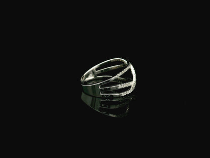 18K white gold diamond criss cross ring with pavé-set crossover bands.