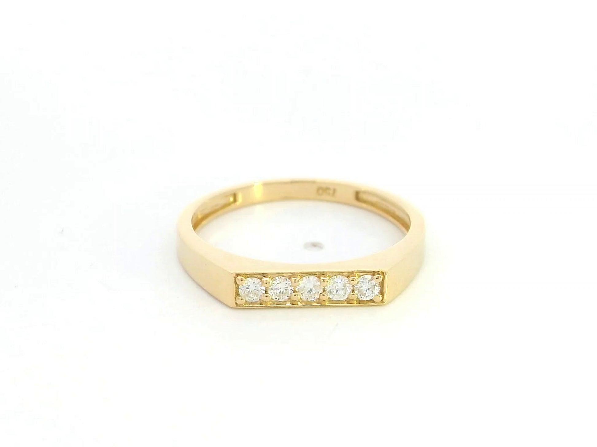 18K yellow gold diamond bar band ring with modern minimalist design.