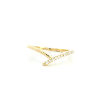 Diamond chevron ring in 18K yellow gold with 0.14 carat natural diamonds