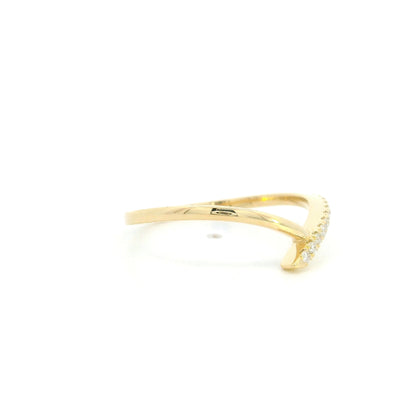 Diamond chevron ring in 18K yellow gold with 0.14 carat natural diamonds