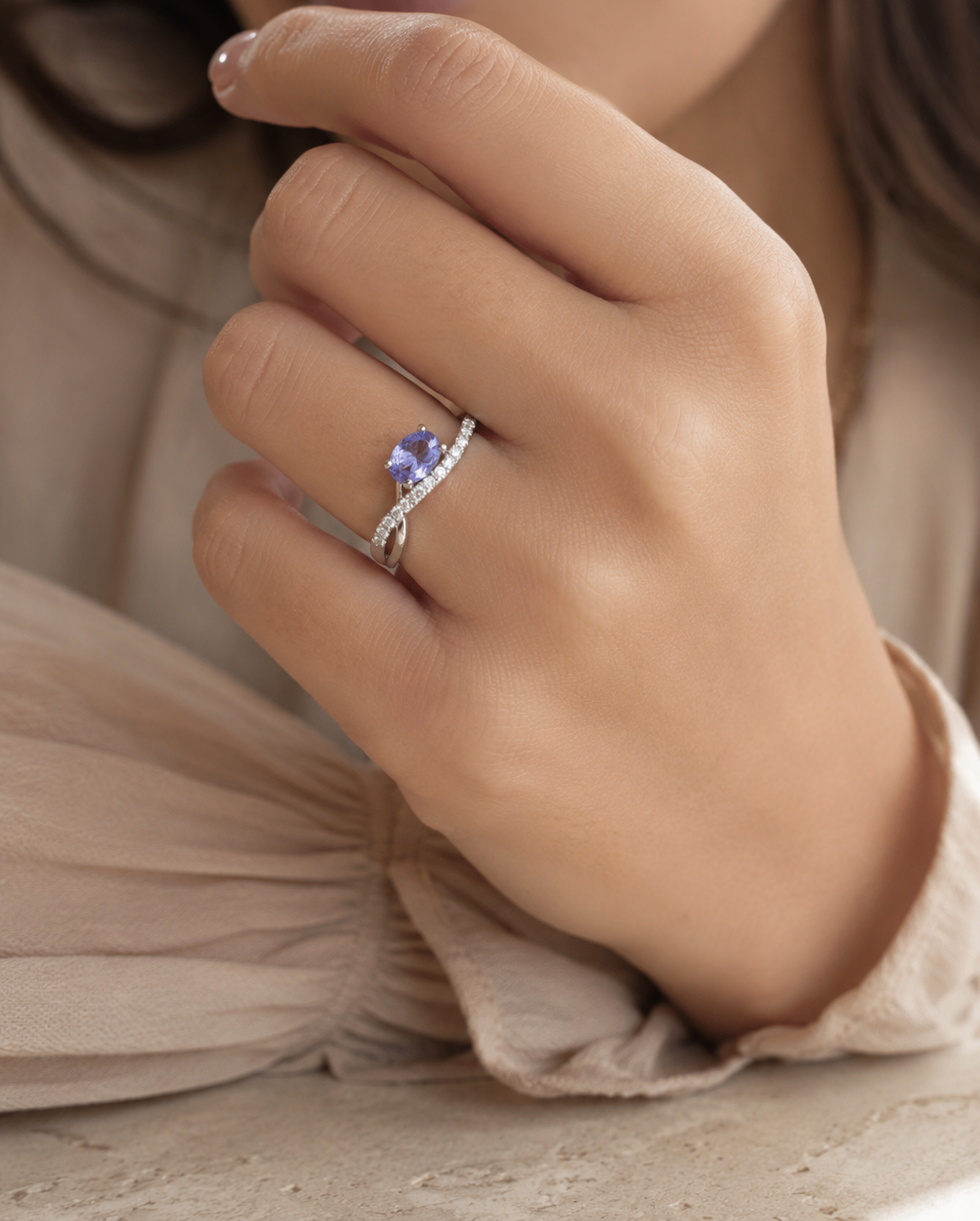 Tanzanite Diamond Ring in 18K White Gold