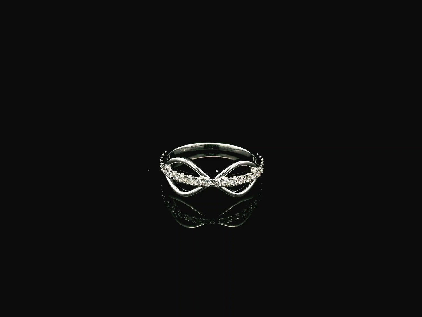 18K white gold diamond infinity ring with 0.40 carat natural diamonds