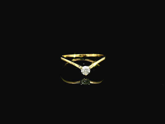 18K yellow gold diamond solitaire chevron ring with 0.15 carat natural diamond
