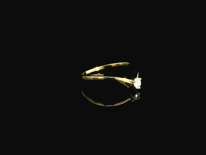 18K yellow gold diamond solitaire chevron ring with 0.15 carat natural diamond