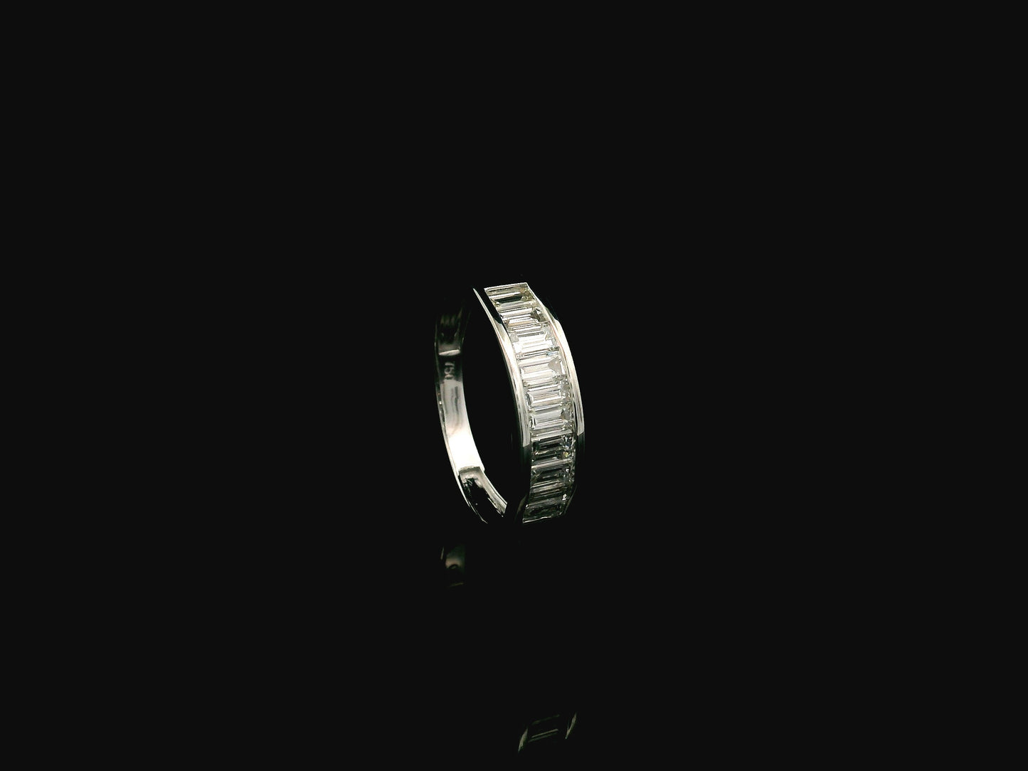 18K white gold baguette diamond channel set band ring with 1.16 carat natural diamonds