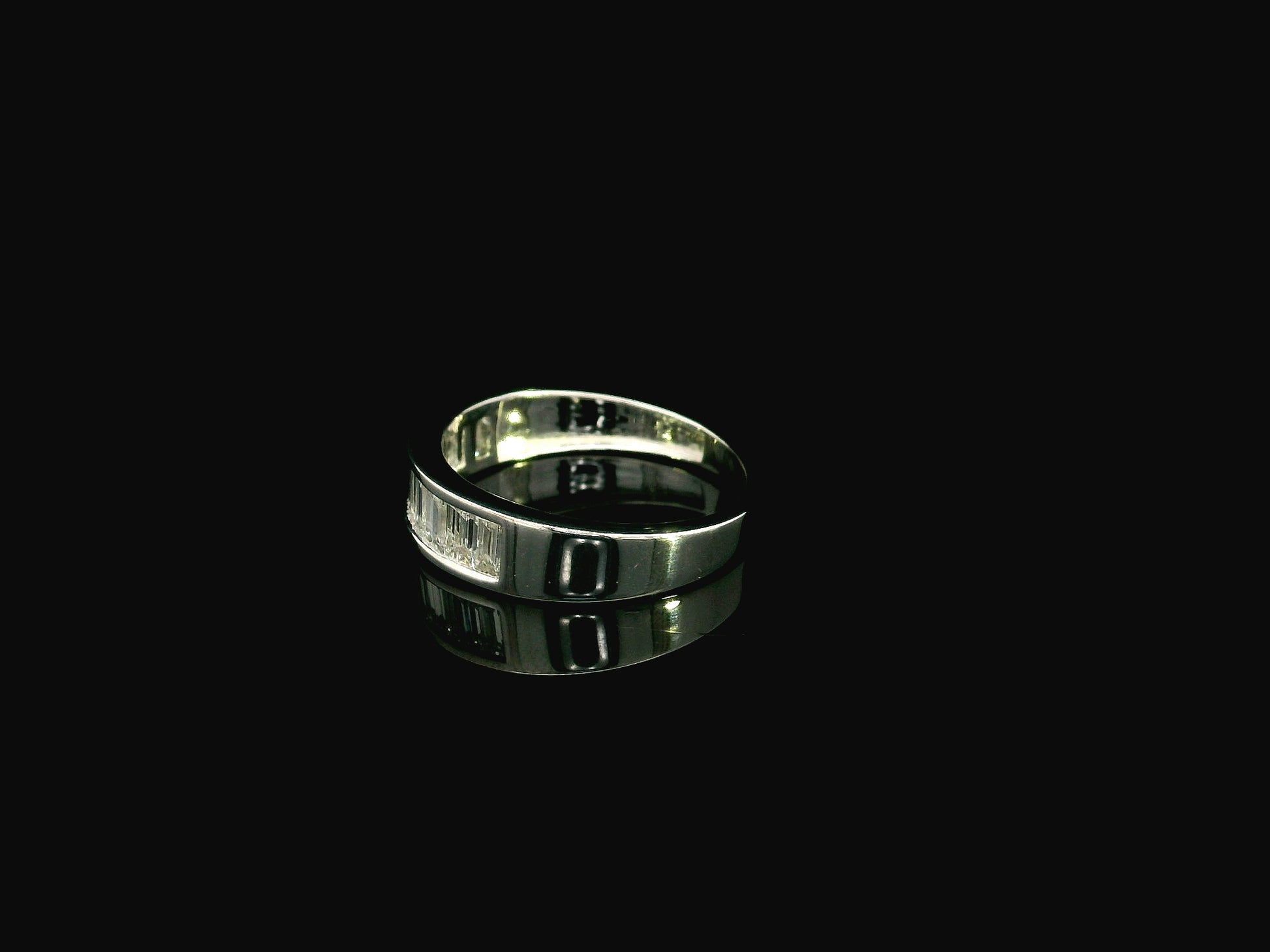 18K white gold baguette diamond channel set band ring with 1.16 carat natural diamonds