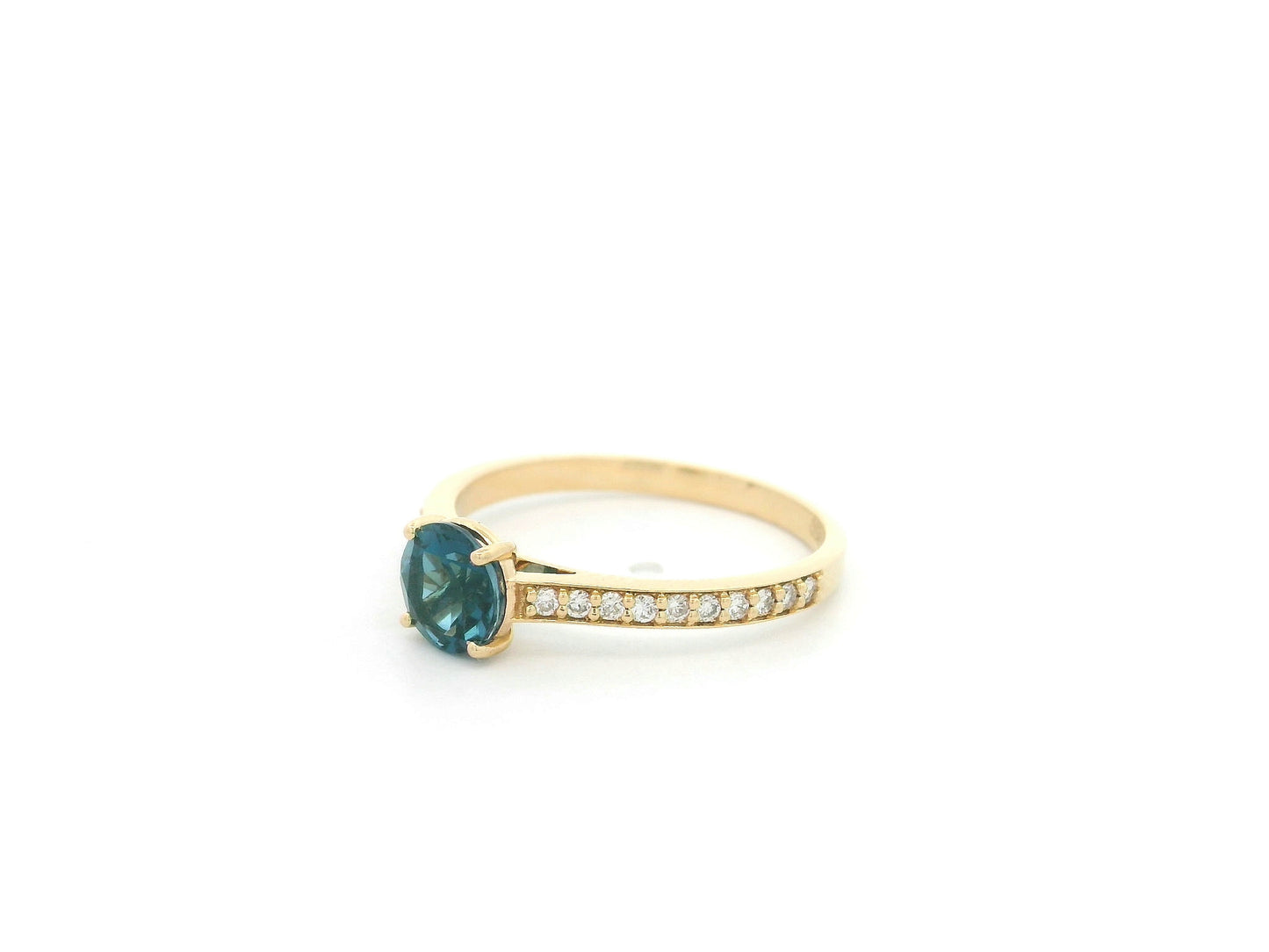London Blue Topaz and diamond ring in 18K yellow gold with 0.95 carat round London Blue Topaz