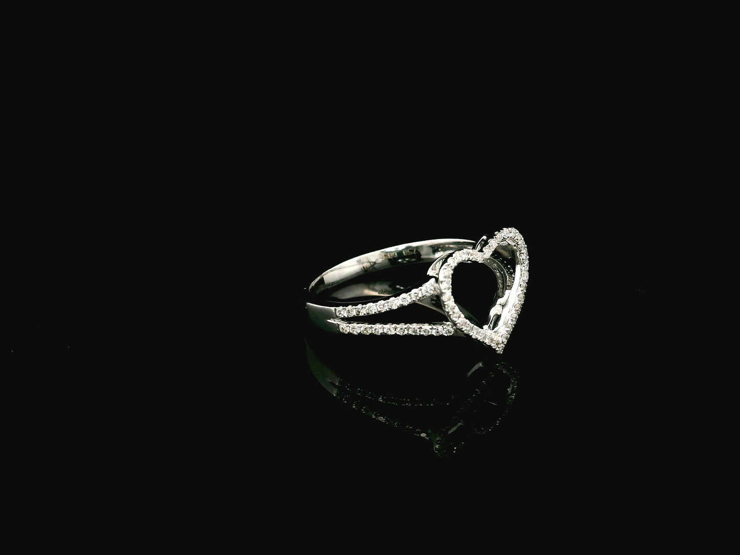 18K White Gold Open Heart Diamond Ring with 0.30 Carat Natural Diamonds and Split Shank Design