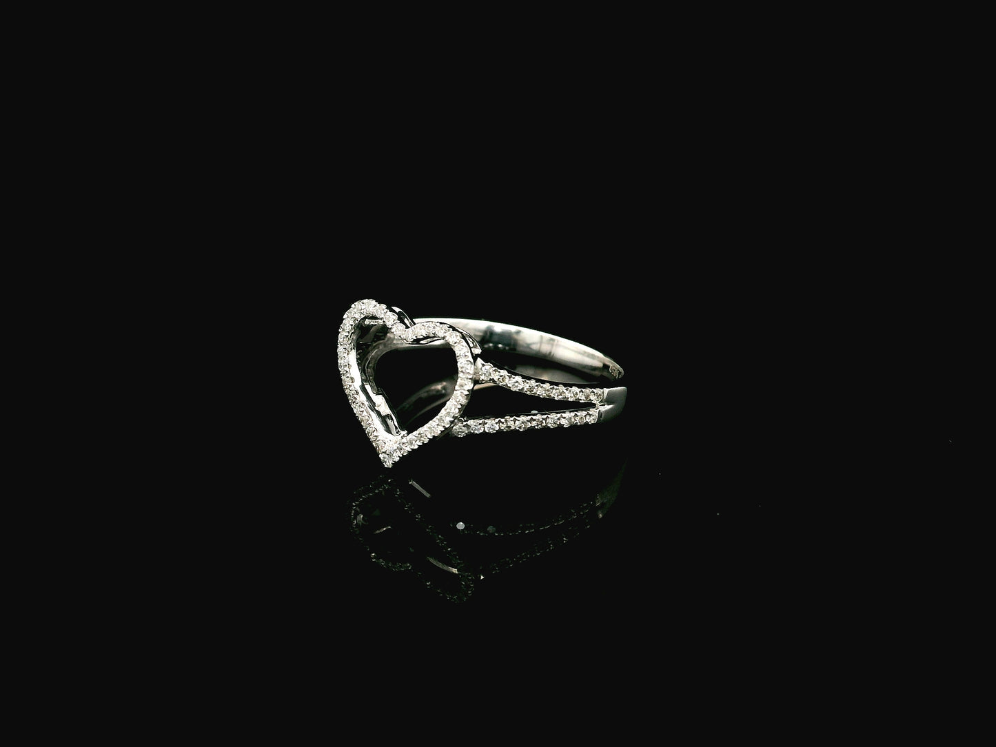 18K White Gold Open Heart Diamond Ring with 0.30 Carat Natural Diamonds and Split Shank Design