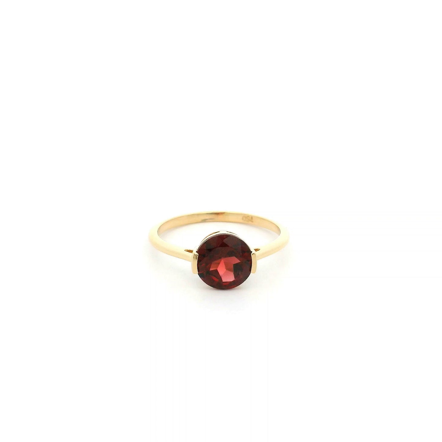 Natural 1.90 carat round garnet solitaire ring in solid 18K yellow gold featuring a contemporary semi-bezel style setting.