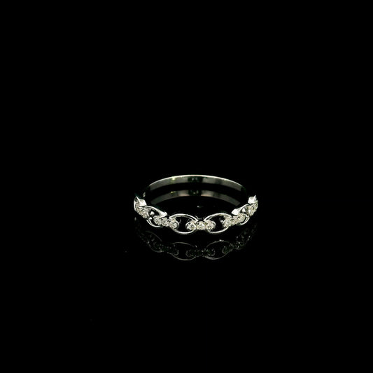 18K White Gold Diamond Link Ring with 0.13 Carat Natural Round Diamonds