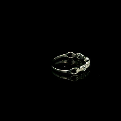 18K White Gold Diamond Link Ring with 0.13 Carat Natural Round Diamonds