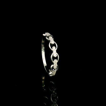 18K White Gold Diamond Link Ring with 0.13 Carat Natural Round Diamonds
