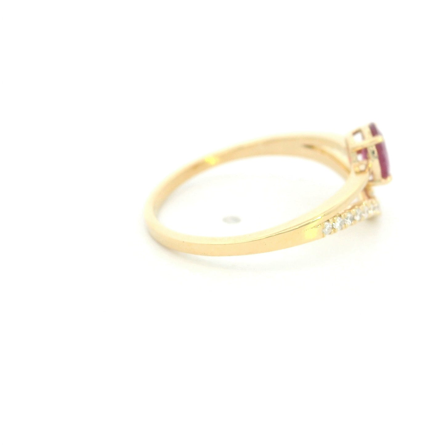 18K Yellow Gold Oval Ruby Ring with V-Shaped Diamond Band and 0.51 Carat Natural Ruby