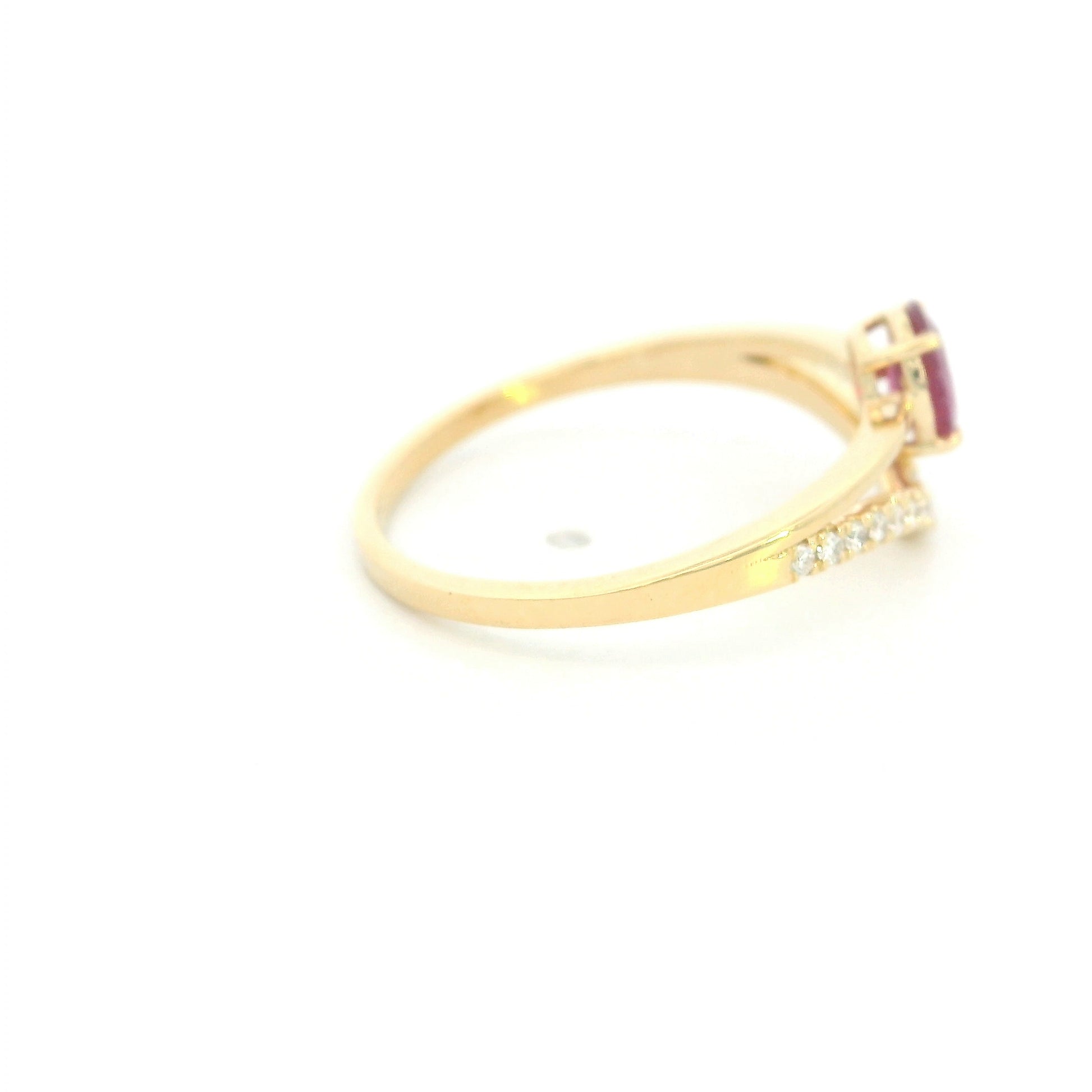 18K Yellow Gold Oval Ruby Ring with V-Shaped Diamond Band and 0.51 Carat Natural Ruby