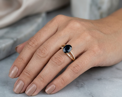 Blue Sapphire Engagement Ring in 18K Yellow Gold