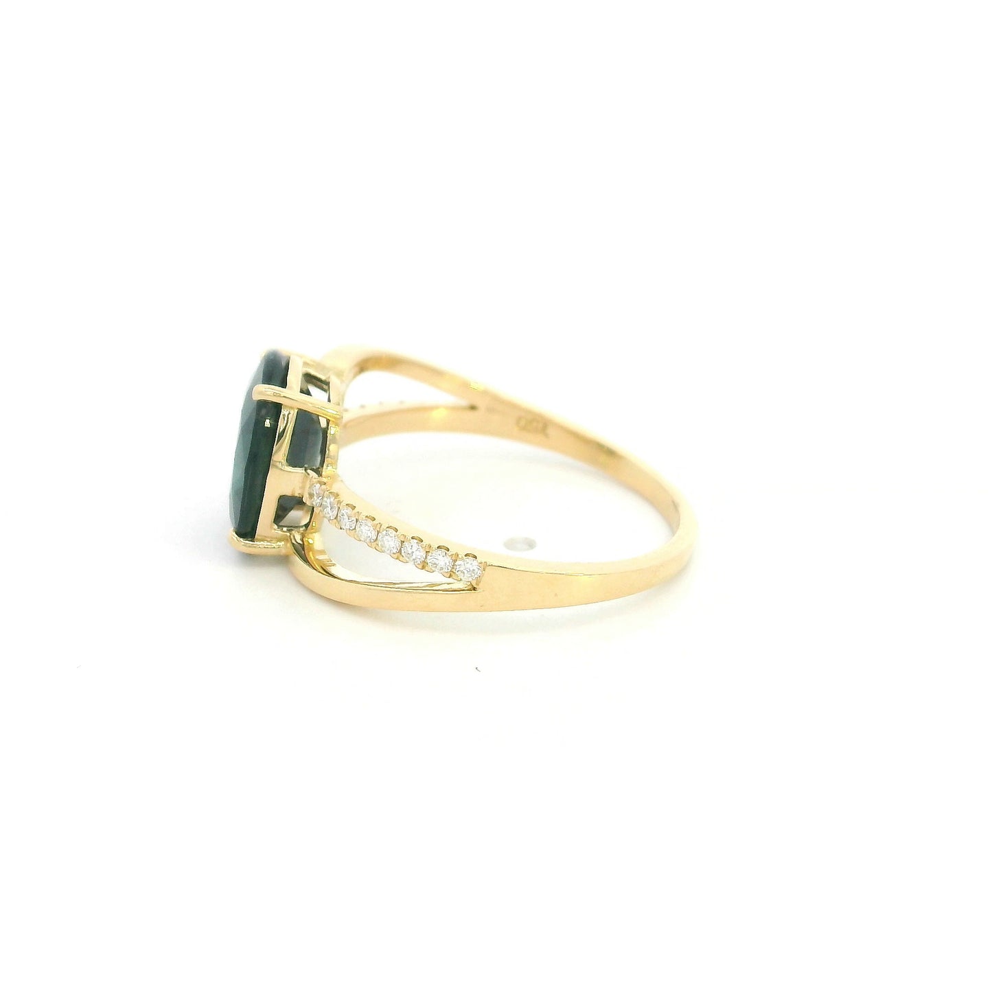 Blue Sapphire Engagement Ring in 18K Yellow Gold