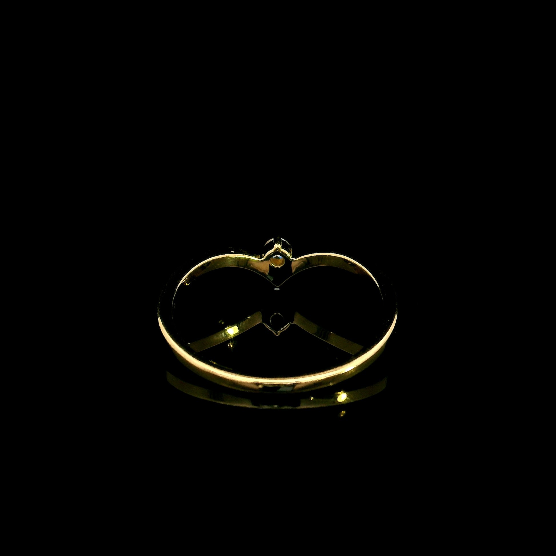 Chevron diamond ring in 18K yellow gold with 0.05 carat round natural diamond