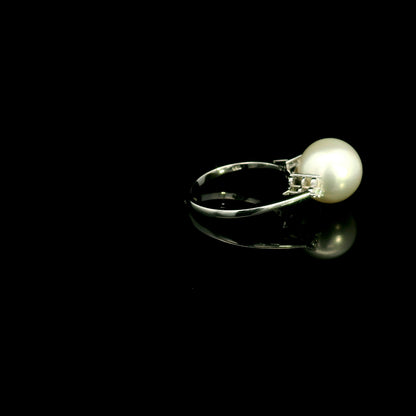 South Sea white pearl and diamond ring in 18K white gold with diamond side accents