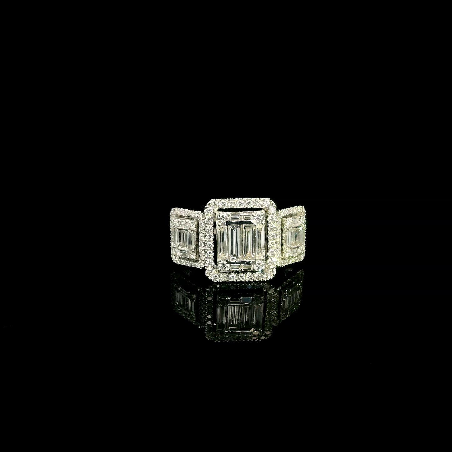 Round and baguette diamond statement ring in 18K white gold with 1.34 carats of natural diamonds