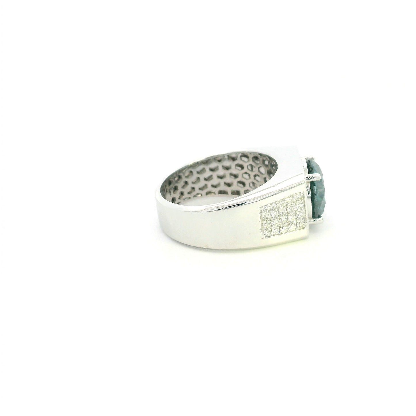 Men’s blue diamond ring with 5.36 carat natural colour-treated blue diamond and pavé diamonds in 18K white gold