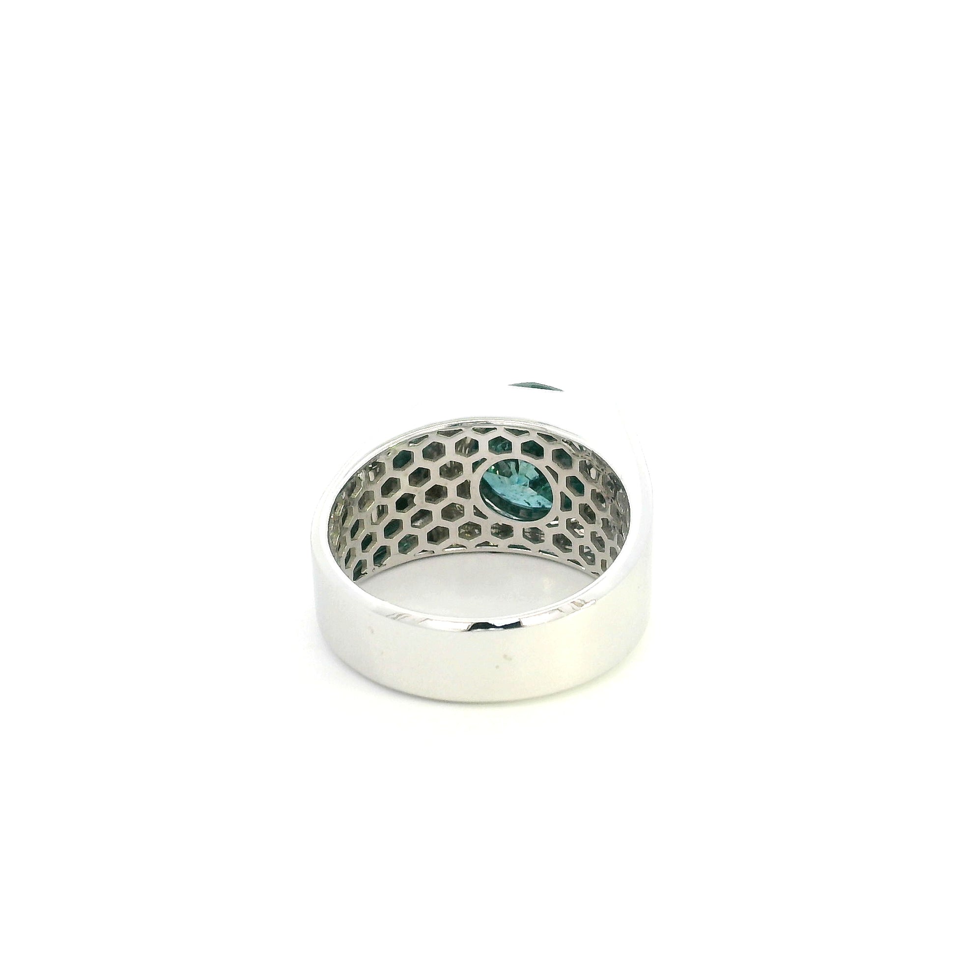 Men’s blue diamond ring with 5.36 carat natural colour-treated blue diamond and pavé diamonds in 18K white gold