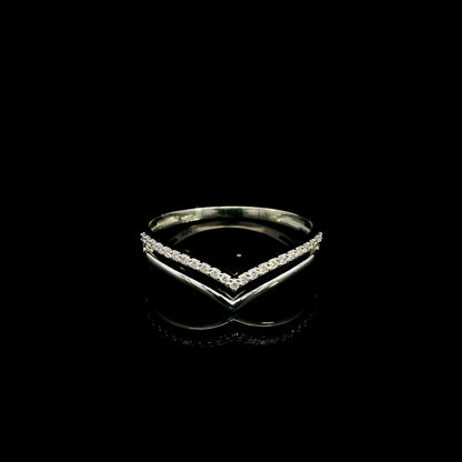 18K white gold diamond chevron wedding band with a layered polished and diamond-set V-shaped design by Emirates Diamonds.