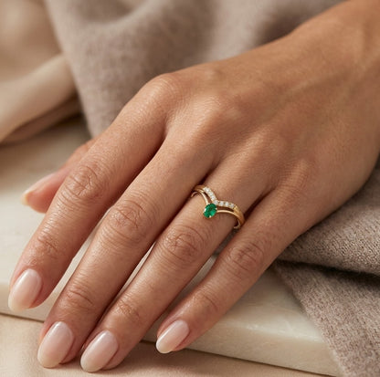 Emerald and Diamond Ring in 18K Yellow Gold