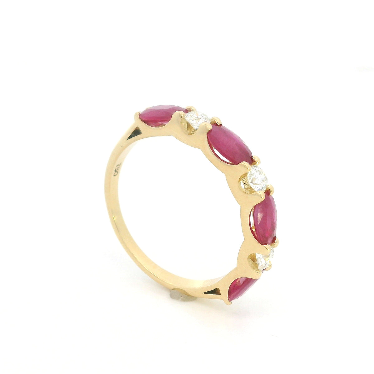 Ruby and diamond ring in 18K yellow gold with alternating oval rubies and round diamonds